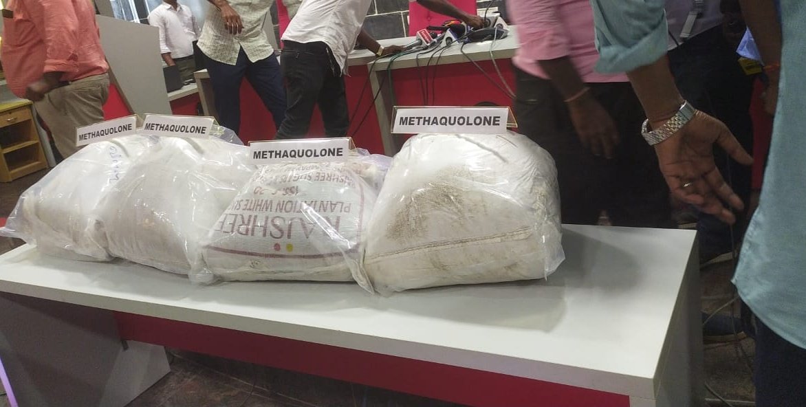 சென்னையில் சுமார் ரூபாய் 23.25 கோடி மதிப்பிலான 93கிலோ போதைப்பொருள் மெத்தகுலோனுடன் இருவர் கைது!