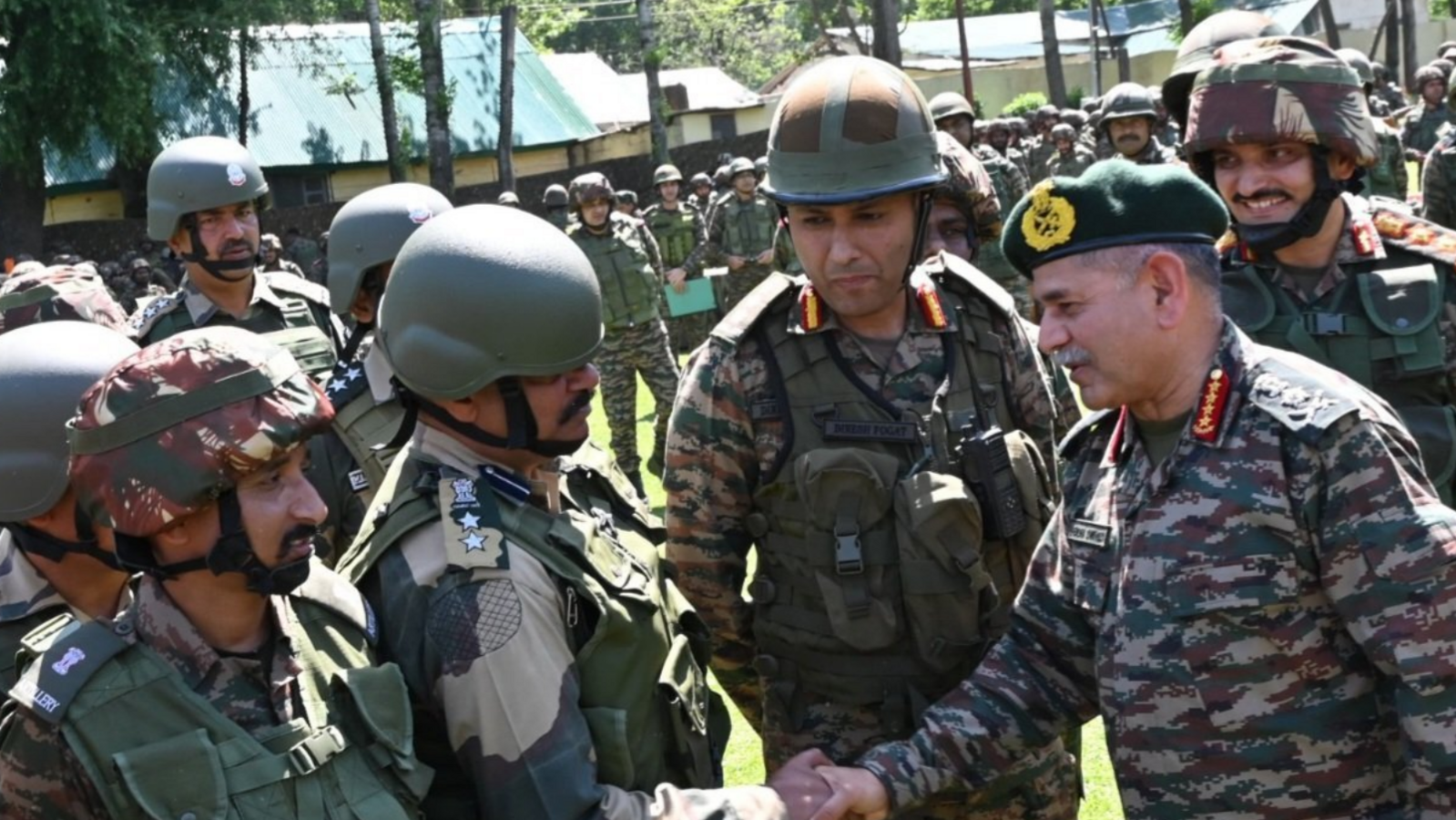 இந்திய ராணுவ தளங்களை பாதுகாத்த வீரர்களுக்கு பாராட்டு -ராணுவ தளபதி உபேந்திர திவேதி!