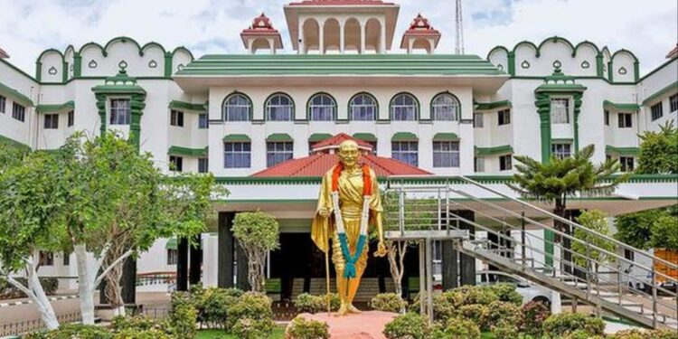 மதுரை முருக பக்தர்கள் மாநாடு விவகாரம் – போலீசார் மீது உயர் நீதிமன்றம் கண்டனம் !