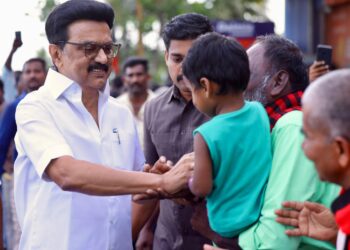 திமுகவின் மதுரை சாதனை: ஸ்டாலின் தலைமையில் மாபெரும் கூட்டம், அழகிரியுடன் சந்திப்பு, 2026 தேர்தலுக்கு தொடக்கம்!