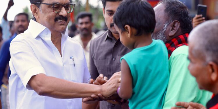 திமுகவின் மதுரை சாதனை: ஸ்டாலின் தலைமையில் மாபெரும் கூட்டம், அழகிரியுடன் சந்திப்பு, 2026 தேர்தலுக்கு தொடக்கம்!