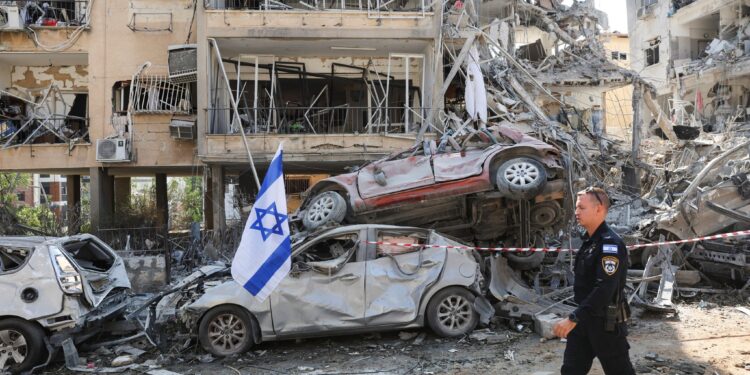 இஸ்ரேல் vs ஈரான்: ராணுவ பலம் ஒப்பீடு