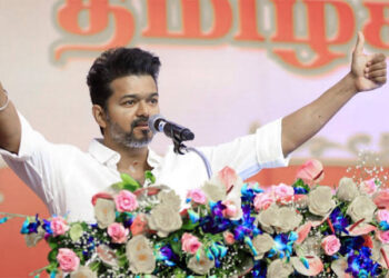 விஜய் தனித்து போட்டி: தமிழக அரசியலில் புதிய அலை?