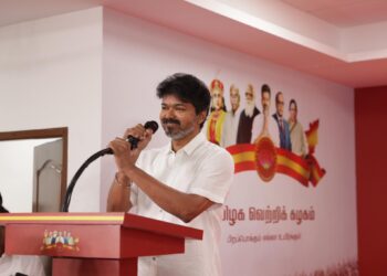 விஜய்யின் த.வெ.க. கொடி விவகாரம்: சென்னை உயர் நீதிமன்றத்தில் பதில் மனு தாக்கல்