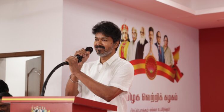 விஜய்யின் த.வெ.க. கொடி விவகாரம்: சென்னை உயர் நீதிமன்றத்தில் பதில் மனு தாக்கல்