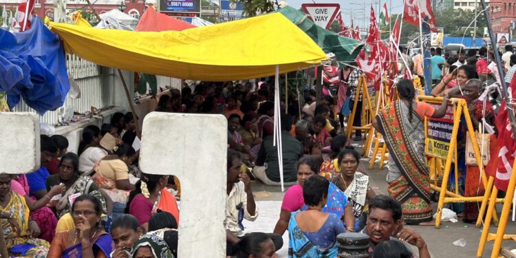 சென்னையில் தூய்மைப் பணியாளர்கள் போராட்டம் 11வது நாளாக தொடர்கிறது: அமைச்சருடனான பேச்சுவார்த்தை முறிவு