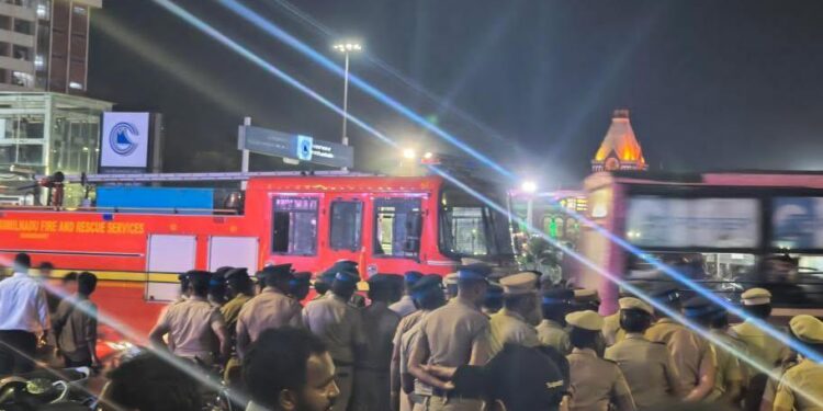 நள்ளிரவில் துப்புரவு தொழிலாளர்கள் கைது: குடும்பத்துடன் கூலி திரைப்படம் பார்த்த மகிழ்ந்த முதல்வர் ஸ்டாலின்!