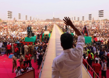 த.வெ.க. மாநாட்டில் வெப்ப அலை தாக்கம்: 270-க்கும் மேற்பட்டோர் மயக்கம், 50 பேர் மருத்துவமனையில் அனுமதி