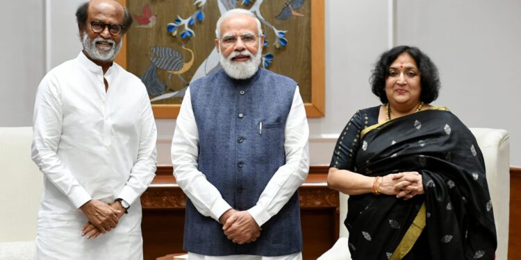 சூப்பர் ஸ்டார் ரஜினிகாந்த் சுயசரிதை எழுத தொடக்கம் – ரசிகர்கள் மத்தியில் உற்சாக அலை