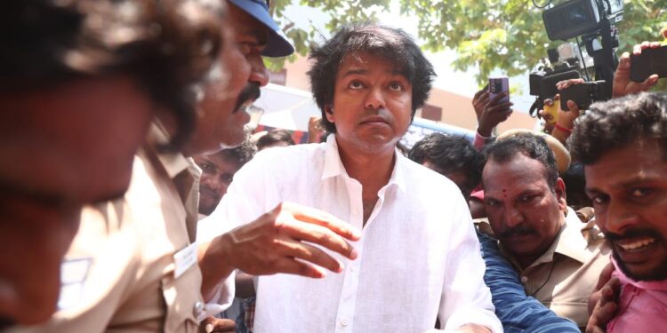 2026 தமிழ்நாடு சட்டமன்றத் தேர்தலும் விஜய் தலைமையிலான TVK – 15% வாக்குப் பங்கு சாத்தியமா?