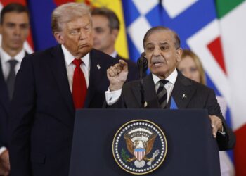 “பாகிஸ்தான் பிரதமரை காப்பாற்றினேன்” – டிரம்ப் பரபரப்பு கூற்று