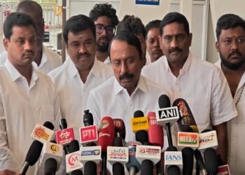 “விஜய் அரசியல்? — ஜெயலலிதா முன்னுதாரணம் காட்டி தவெக நிர்வாகி செங்கோட்டையன் பதில்”