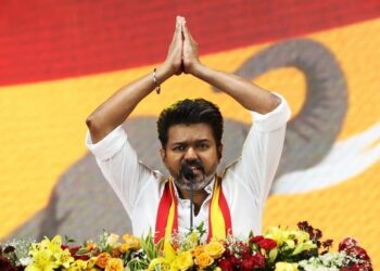 “முகம் வெற்றியைத் தரலாம்; அமைப்புகள் மட்டுமே அதை நிலைநிறுத்தும்” – விஜய்க்கான ஜனநாயகத்தின் எச்சரிக்கை