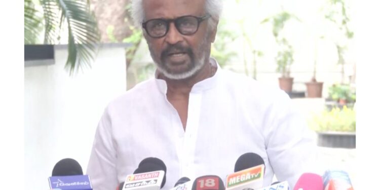 “தனி ஆளாக வெற்றி பெற்றுள்ளார் விஜய்” — அரசியல் வதந்திகளுக்கு ரஜினிகாந்த் கடும் பதில்
