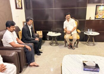 முன்னாள் அரசியல் எதிரிகளை மரியாதையுடன் சந்தித்த முதல்வர் விஜய் – தமிழ்நாட்டு அரசியலுக்கு புதிய பண்பாட்டு சின்னம்