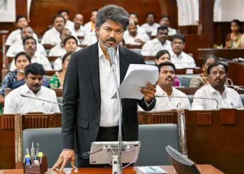 உயர்கல்வித்துறையில் சீர்திருத்தப் பாதை: காலிப்பணியிடங்கள், புதிய துணைவேந்தர்கள், நிதி மறுசீரமைப்பு, ஊழல் தடுப்பு குறித்து தலைமைச் செயலகத்தில் முதல்வர் விஜய் ஆலோசனை