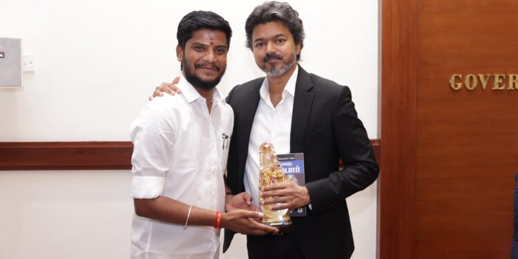 பழனி தண்டபாணி சுவாமிகள் மட நிலப் பதிவு ரத்து: உயர்நீதிமன்ற உத்தரவு – கோயில் சொத்துப் பாதுகாப்பு, நிர்வாக பொறுப்பு மற்றும் அரசியல் விவாதங்கள்