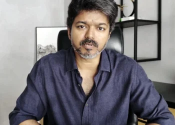 விஜய்யின் அமைச்சரவை: அதிகாரப்பூர்வப் பொறுப்பு இல்லாத நபர்களின் பங்கேற்பு குறித்த சர்ச்சை