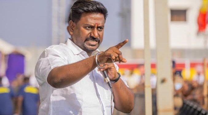 பள்ளி மாணவர்கள் பைக் ஓட்டினால் பெற்றோர் மீது சட்ட நடவடிக்கை: தமிழக அரசின் புதிய எச்சரிக்கை!