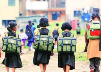அரசுப் பள்ளிகளில் பாடப்புத்தக விநியோக தாமதம்: ஒரு மாதம் கடந்தும் முழுமையடையாததால் மாணவர்களின் கற்றலில் பாதிப்பு?