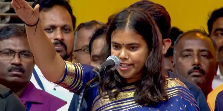 அமைச்சர் பள்ளி ஆய்வு சர்ச்சை: கல்வி ஆய்வு மாணவர்களையும் ஆசிரியர்களையும் அவமதிக்கும் மேடையாக மாறக்கூடாது என்ற விமர்சனம்