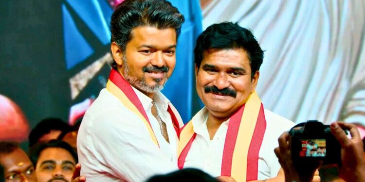 த.வெ.க.வின் ‘டைவர்ஷன் பாலிடிக்ஸ்’? — கேள்விகளுக்குப் பதிலாக தனிநபர் தாக்குதல்கள் தமிழக சட்டப்பேரவையின் புதிய அரசியல் உத்தியா?