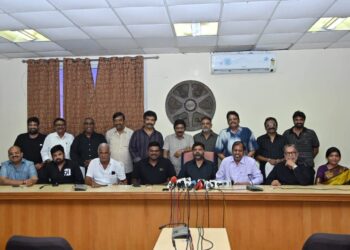 தமிழ் திரையுலகின் இரண்டு ராஜகோபுரங்களுக்கு நிரந்தர நினைவிடம்: பாரதிராஜா – பாக்யராஜ் நினைவு உற்சவம் ஒரு தலைமுறை நன்றிக்கடனா?