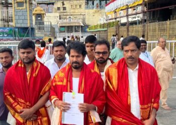 பட்ஜெட் ஆவணங்களை இறைவனுக்குக் காணிக்கையாக்கலாமா? – அரசியல் சாசனம், மதச்சார்பின்மை மற்றும் ஜனநாயகப் பொறுப்பின் எல்லைகள்