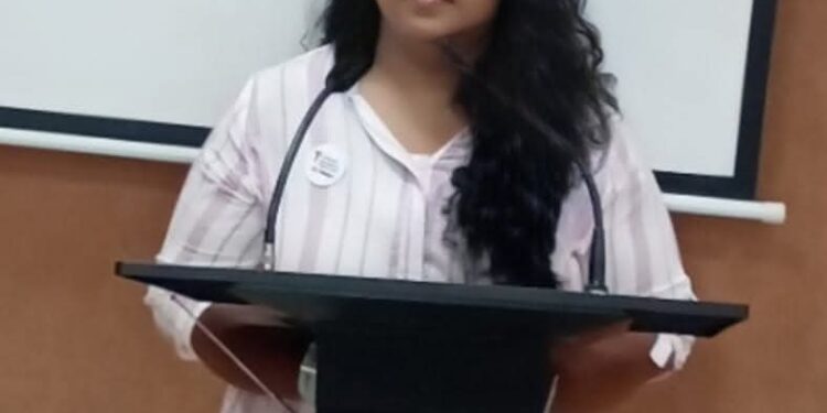 குழந்தைகளின் பார்வையை மெல்ல மாற்றுகிறதா டிஜிட்டல் வாழ்க்கை? – Dr Helen