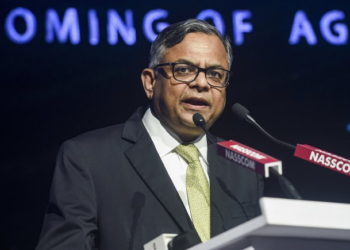 தமிழ்வழி அரசுப் பள்ளியிலிருந்து டாடா சன்ஸ் உச்சம் வரை: என். சந்திரசேகரனின் சாதனைப் பயணம் சொல்லும் தமிழ்நாட்டின் கல்விப் பாடம்!