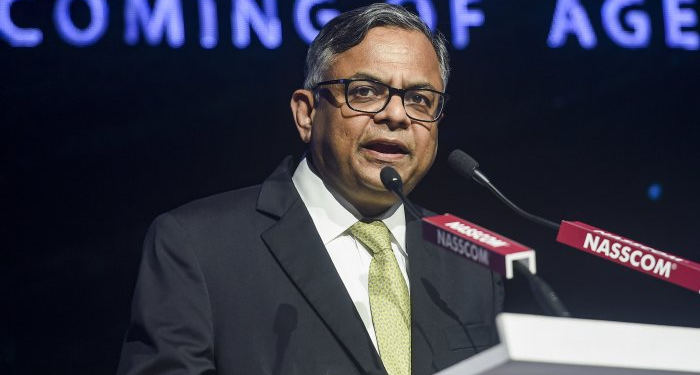 தமிழ்வழி அரசுப் பள்ளியிலிருந்து டாடா சன்ஸ் உச்சம் வரை: என். சந்திரசேகரனின் சாதனைப் பயணம் சொல்லும் தமிழ்நாட்டின் கல்விப் பாடம்!