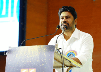 “மருத்துவக் கட்டணங்களுக்கு கட்டுப்பாடு வேண்டும்” எனக் குரல் எழுப்பிய ரமேஷ் கைது: சுகாதாரச் சீர்திருத்த விவாதத்தை அரசியல் களத்திற்கு கொண்டு சென்ற ஜோஸ் சார்லஸ் மார்ட்டின்