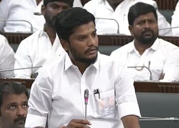 கோயில்களுக்கு வரவேண்டிய ₹2,000 கோடி எங்கே? 40,245 ஏக்கர் நிலத்தை மீட்க தமிழக அரசு அதிரடி – அறநிலையத்துறைக்கு மிகப்பெரிய சவால்
