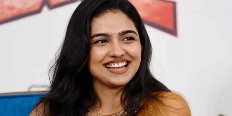 ஒரே மாதத்தில் ரூ.800 கோடியை கடந்த படங்கள்… முதல் தென்னிந்திய நடிகையாக மமிதா பைஜு புதிய சாதனை!